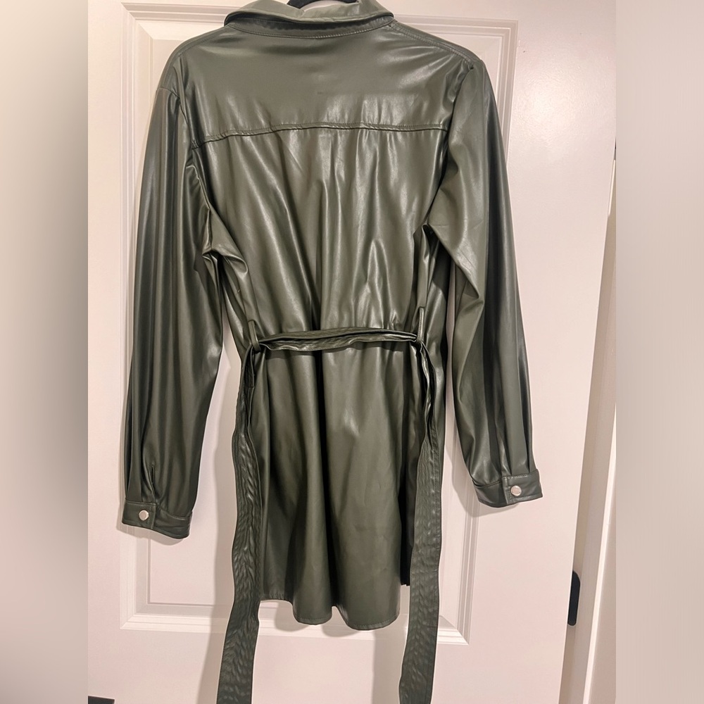 Short button down dress - Picture 3 of 3